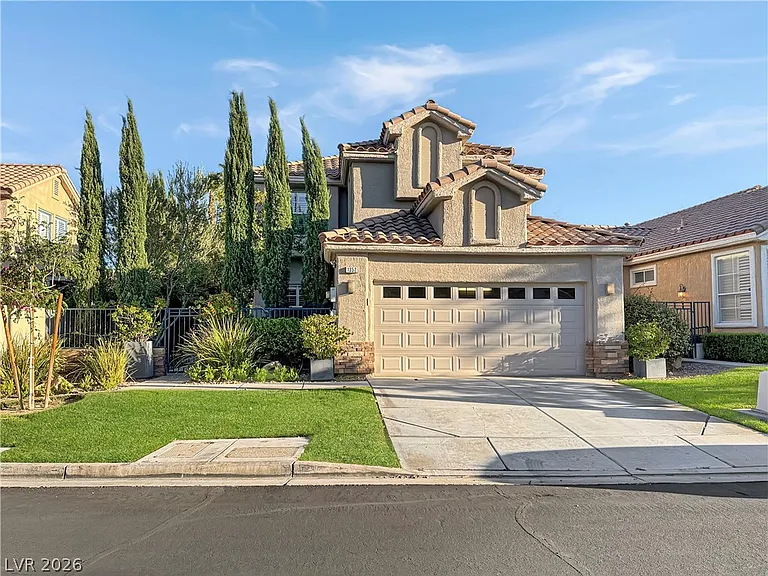 1352 Fox Acres Dr — Photo 3