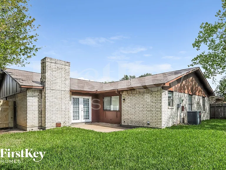 16939 Macleish Dr — Photo 15