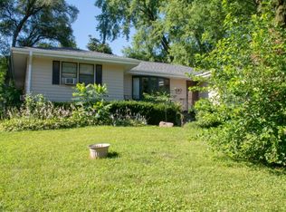 6563 Manderson St, Omaha, NE 68104