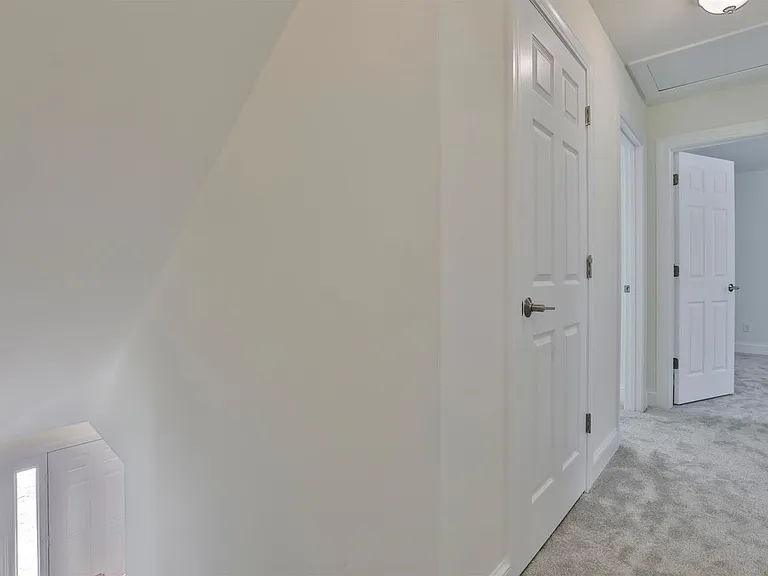 22 Reeds Ferry Way — Photo 33