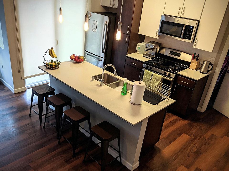 1st image of 1016 Lake St