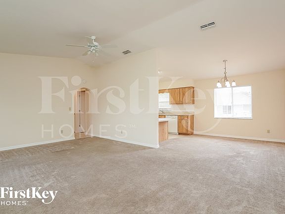 3rd image of 4611 SW 6th Ave