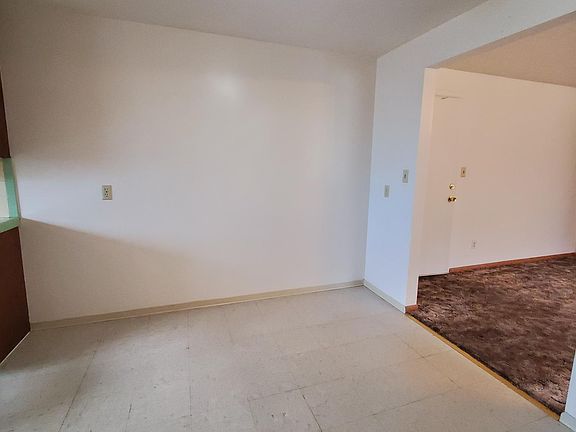 3rd image of 561 N Water Ave #2
