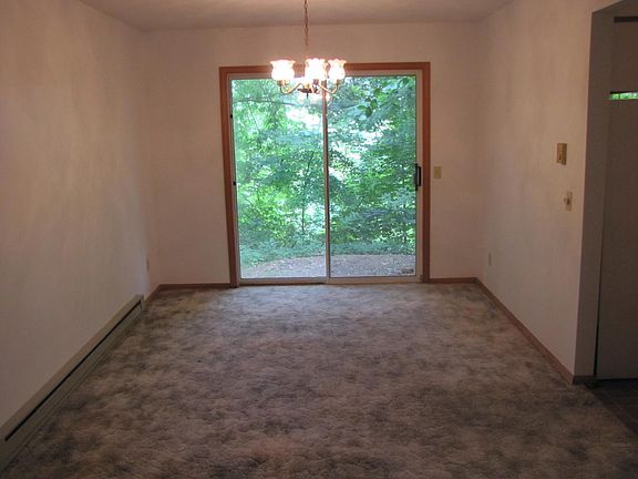 4th image of 6242 Lincoln Ave
