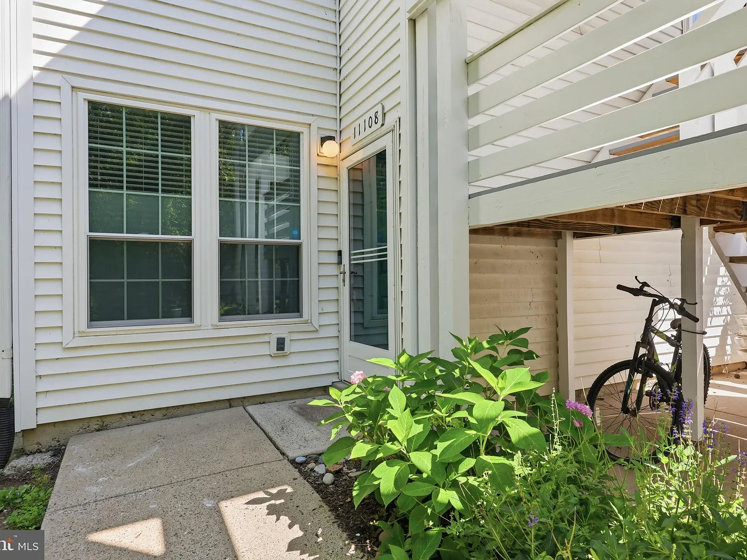 2 bed, 2.0 bath, $2,650 — Photo 2