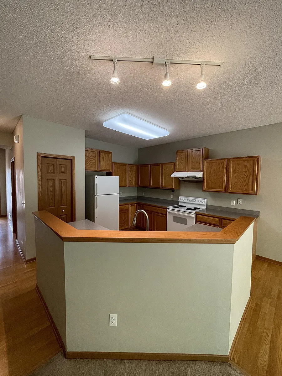 Building Photo - 1694 Oakbrooke Ct #1