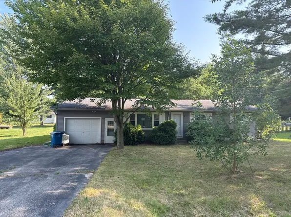 1017 W Marsh Rd, Sanford, MI 48657