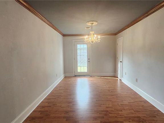 5th image of 260 Mockingbird Ln