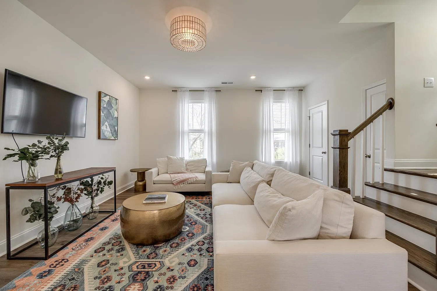 4 bed, 3.5 bath, 2024 sqft, $2,700 — Photo 3