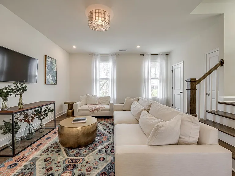 400 Simeon Dr — Photo 14