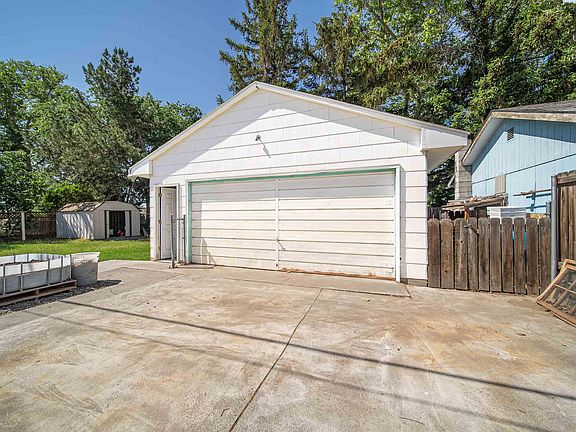 5th image of 415 Cottonwood Dr