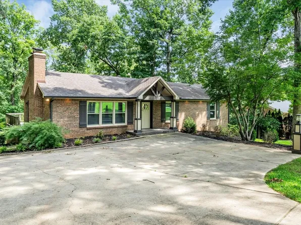 423 Rivermont Dr, Clarksville, TN 37043