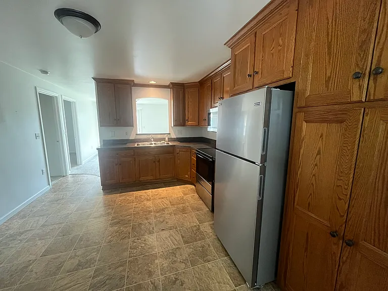 2836 Lincoln Hwy E — Photo 3