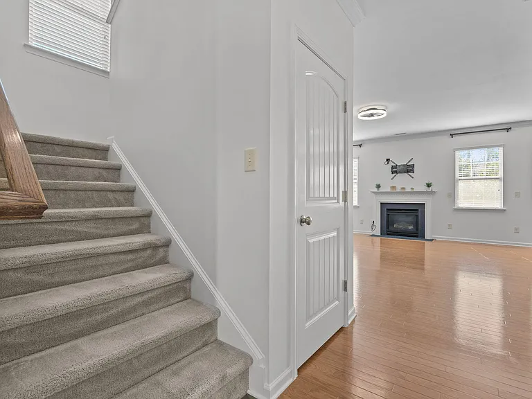 729 Lake Artesia Ln — Photo 9