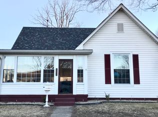 427 W Main St, Worthington, IN