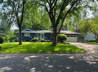 748 Pontiac Pl, Mendota Heights, MN 55120