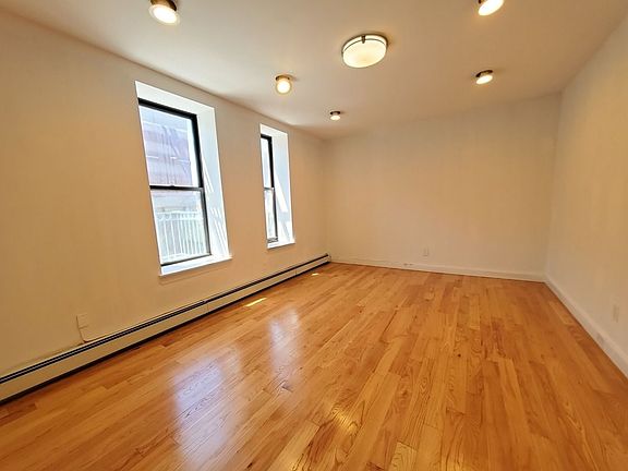 5th image of 506 Manhattan Ave #B3