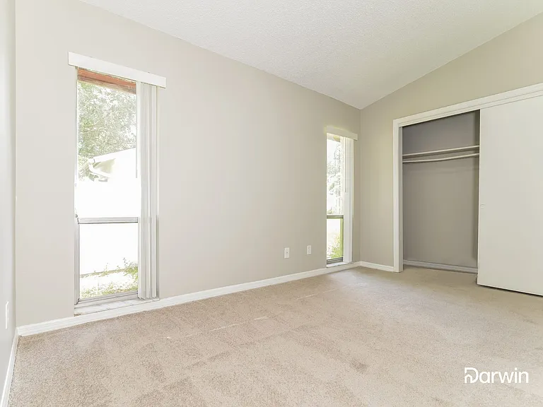 104 Holderness Dr — Photo 13