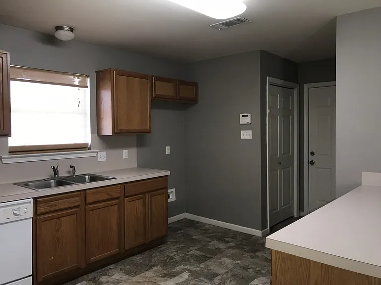 11342 Woodlore Ave — Photo 12