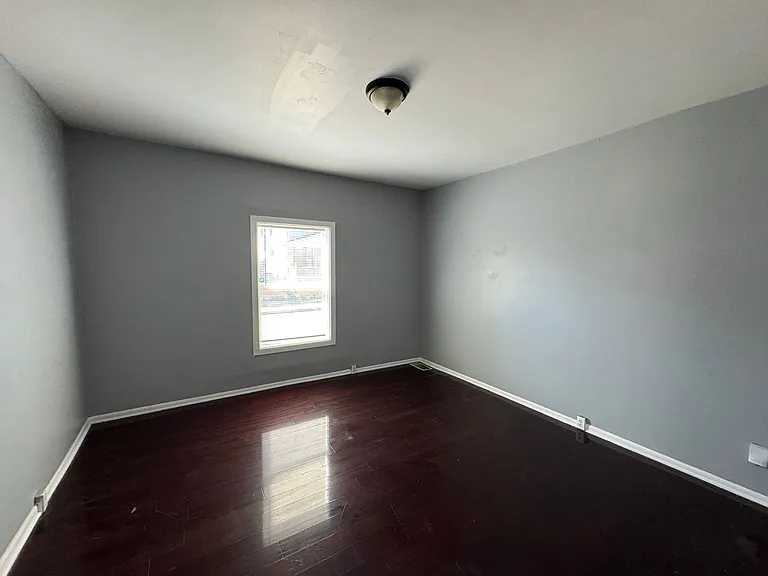 439 N Forest Ave — Photo 6