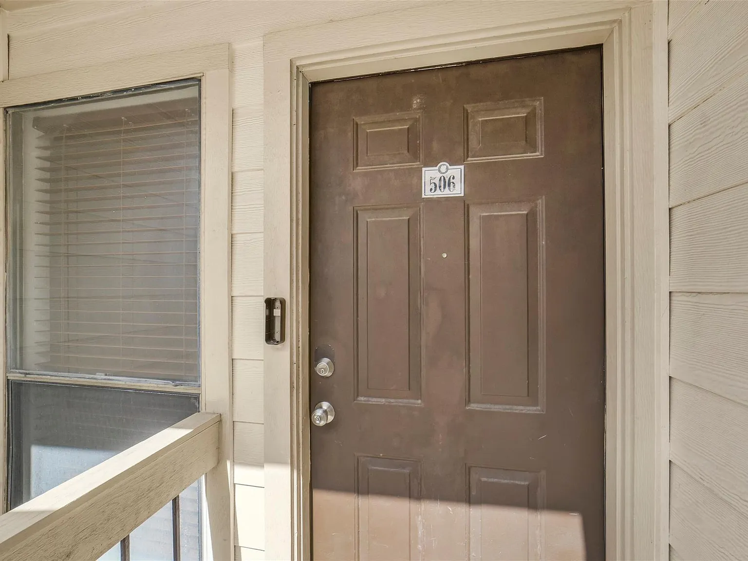 1 bed, 1.0 bath, 799 sqft, $1,310 — Photo 2