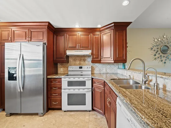 3505 Oaks Way #508, Pompano Beach, FL 33069