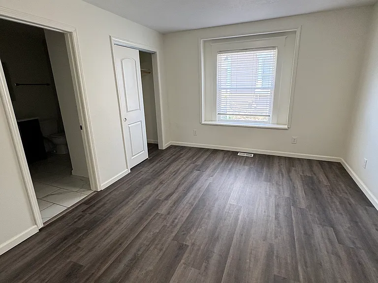 4534 Summit St — Photo 8