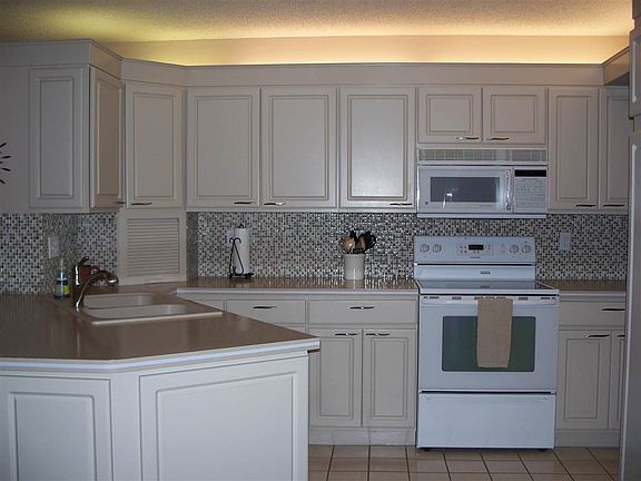 2nd image of 35 N Willowgreen Ct