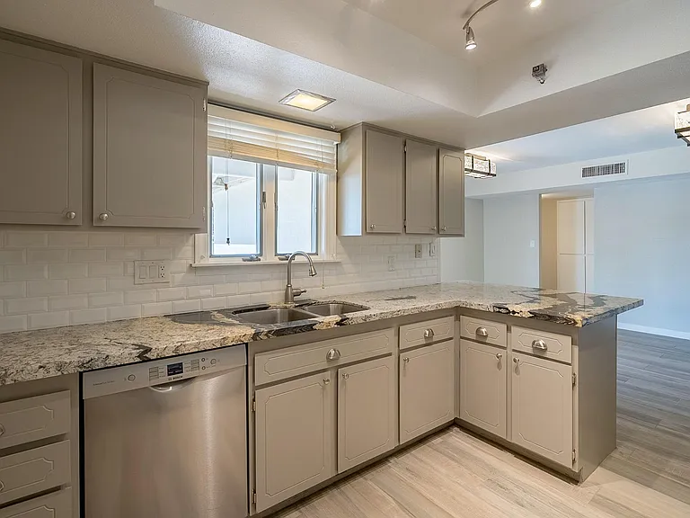 1645 E Pebble Beach Dr — Photo 22