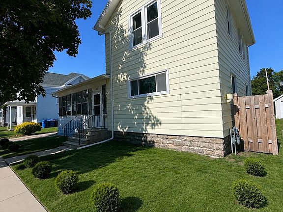 2nd image of 722 Wright St