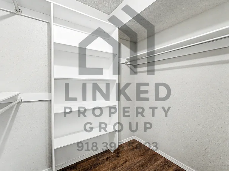 8120 S Louisville Ave — Photo 20