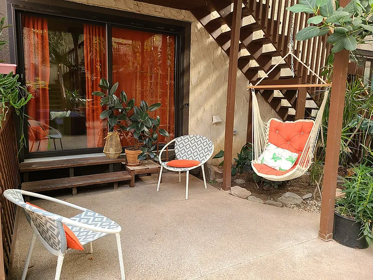 706 E Stuart St #EBONY — Photo 12