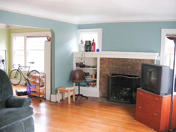 4022 2nd Ave NE — Photo 2