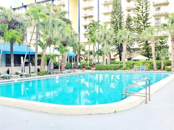 4550 NW 9th St APT 509E, Miami, FL 33126