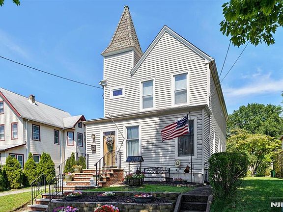 4th image of 371 2nd Avenue