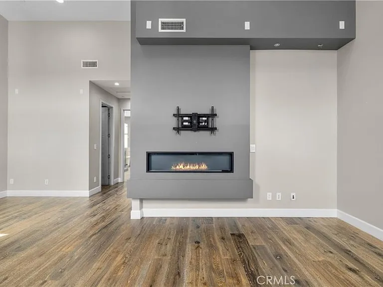2415 Carnegie Ln #C — Photo 13