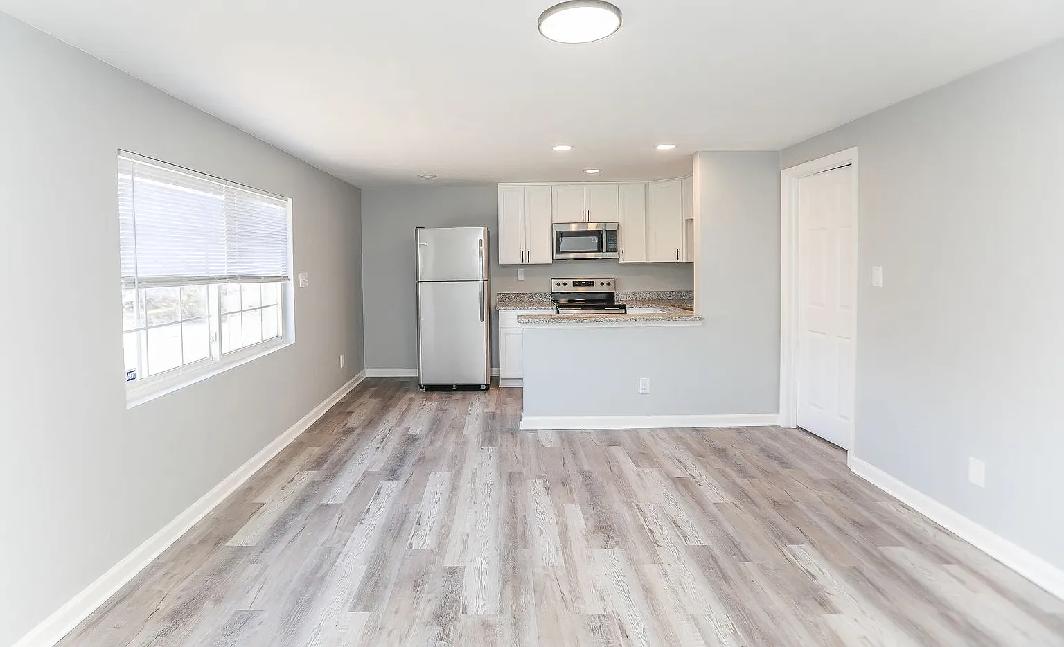 1454 E Ocean View Ave — Photo 4