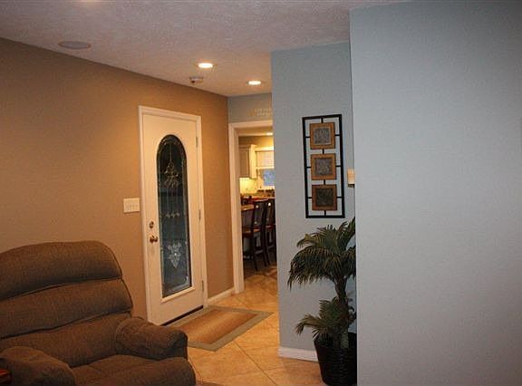 Foyer with ceramic tile