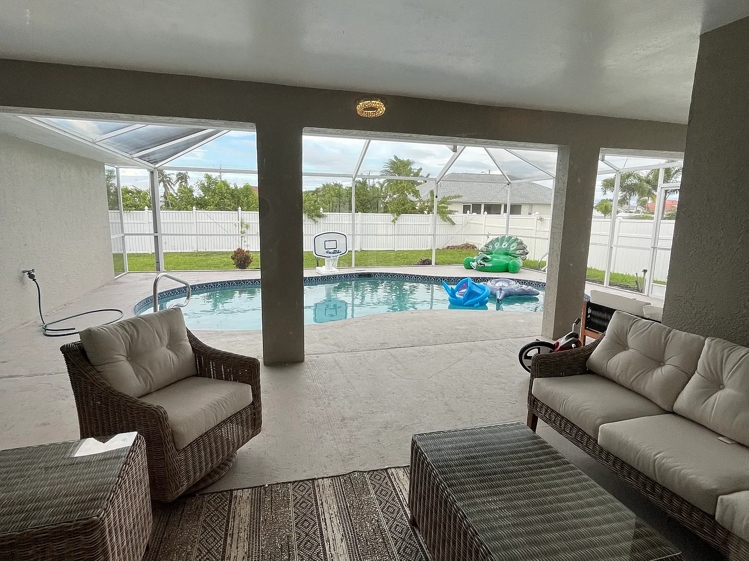 4 bed, 2001 sqft, $4,500 — Photo 3