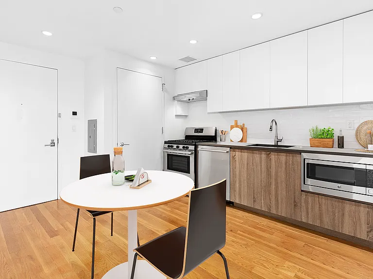 247 N 7th St #2501 — Photo 3