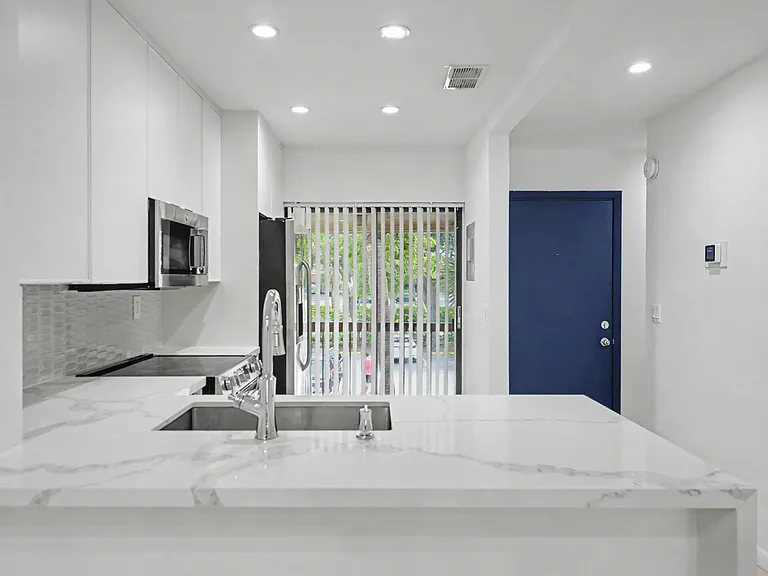 3939 NE 5th Ave #A201 — Photo 8