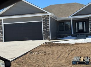 1605 Prairie Run Ct, Hays, KS 67601