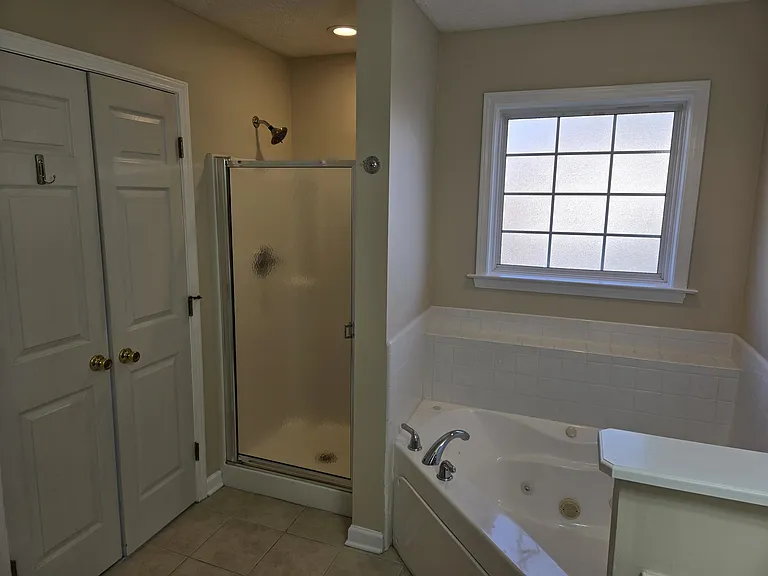 1710 Renwick Dr #202 — Photo 9