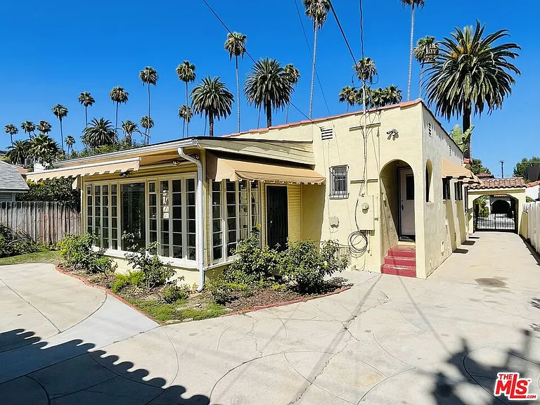 203 N Doheny Dr — Photo 25