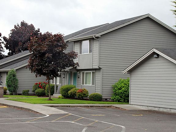 3rd image of 581-639 Manbrin Dr NE #619