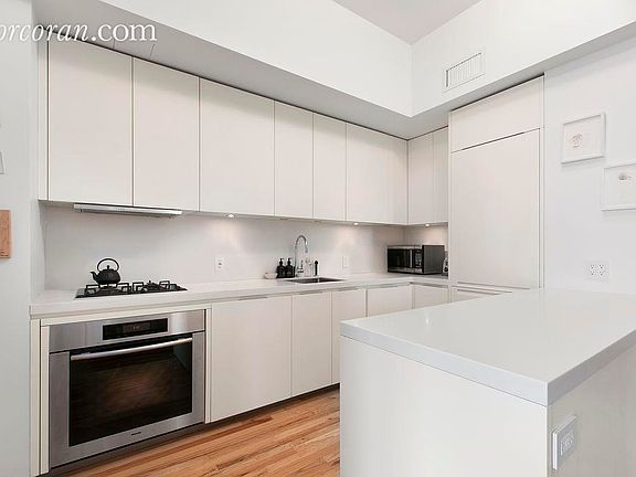 2nd image of 175 E Broadway APT 7C