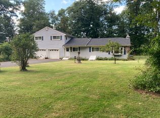 22 Shepaug Rd, Sandy Hook, CT 06482
