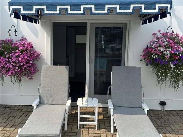 790 Front #8, Petoskey, MI 49770