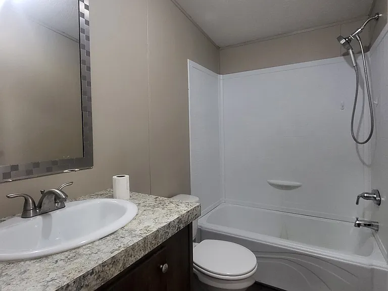 21516 Cherry Hollow Dr — Photo 14