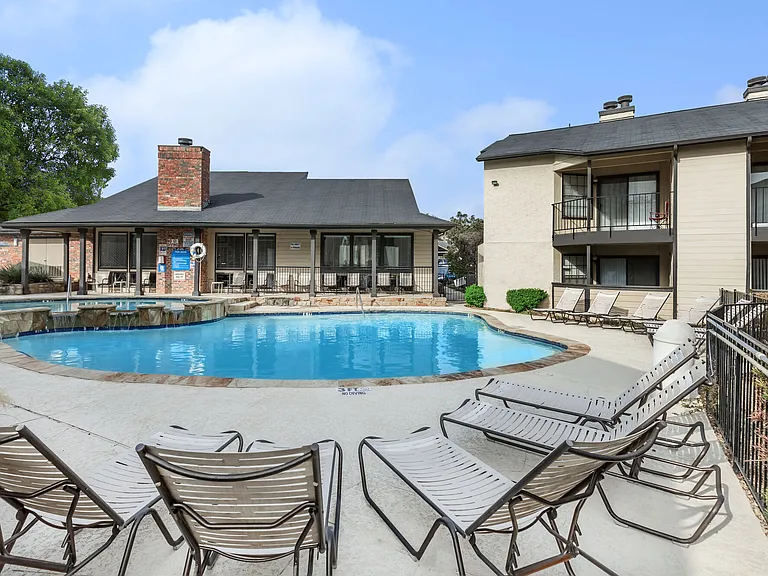 2401 L Don Dodson Dr — Photo 8